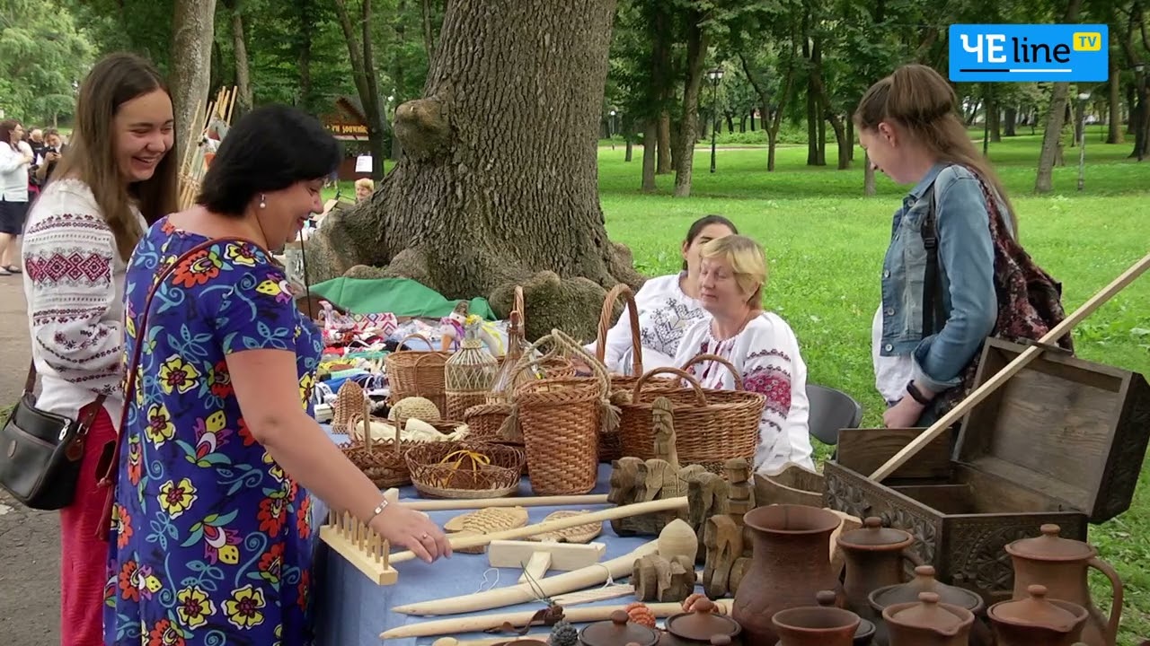 Поринути в історію та традиції Чернігівщини: на Валу у Чернігові відбулось святкування Спасу