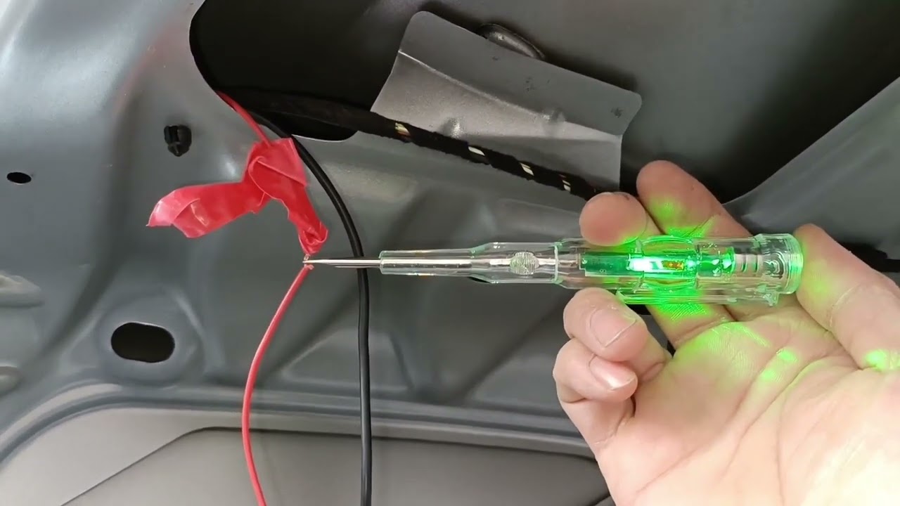 汽車沒了，倒車影像，用一根電筆就能查故障