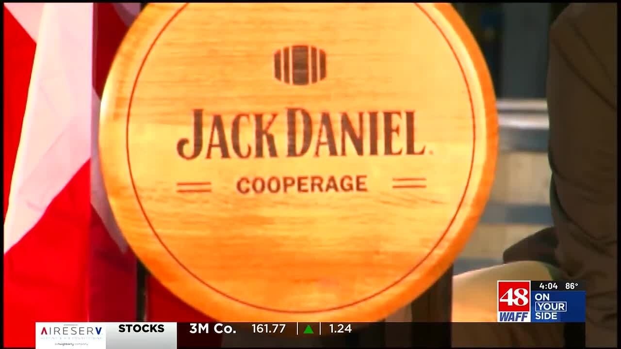 Производитель бочек для виски Jack Daniel&rsquo;s закрывает завод в Тринити, штат Алабама