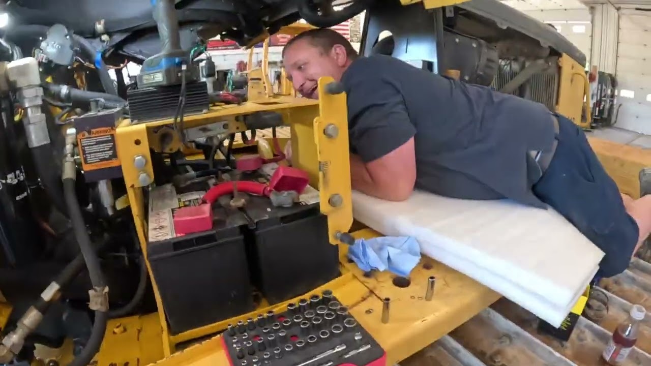 Бульдозер Deere 750J работает ужасно. Неужели я купил что-то не то? Это может быть серьёзно!
