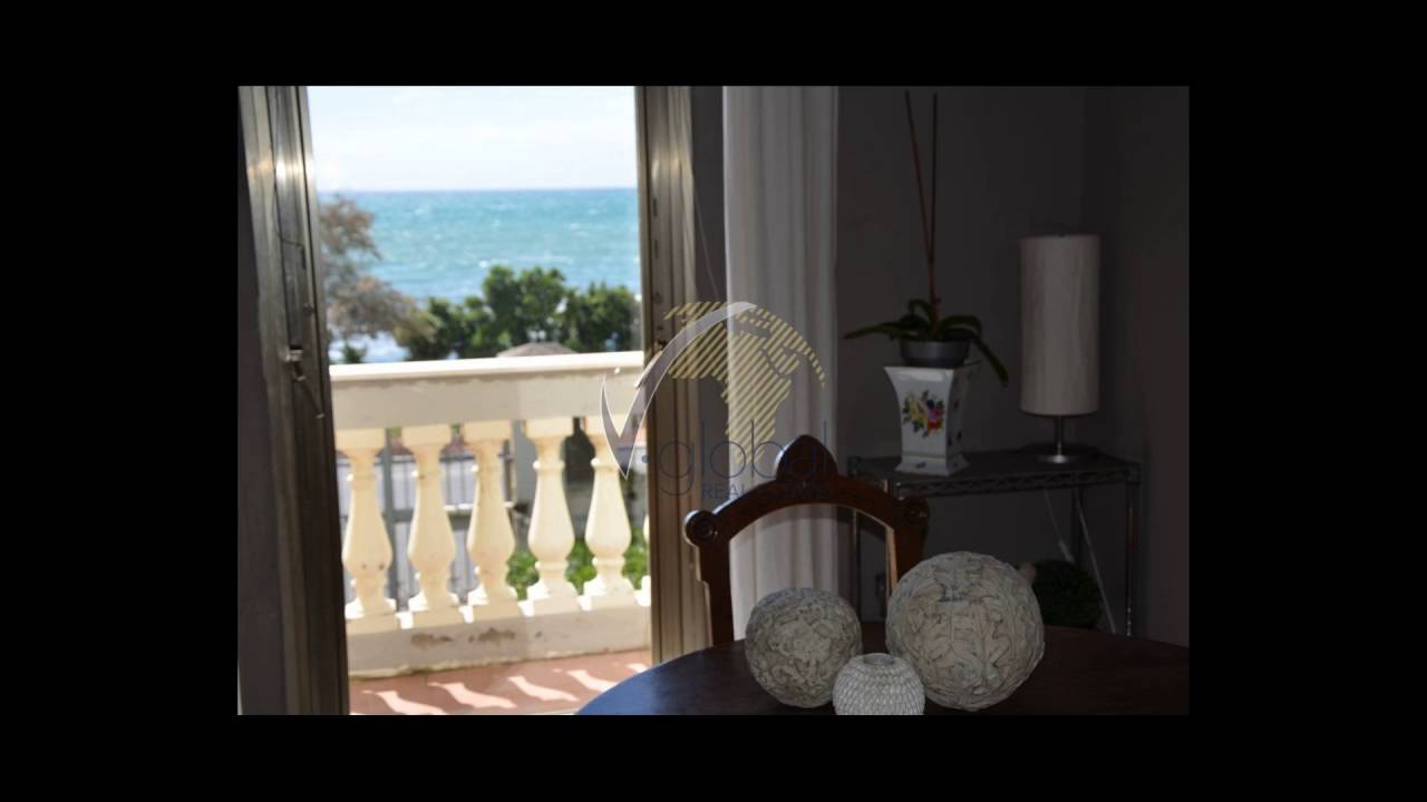 Villa fronte mare in Vendita a Livorno Antignano Mare