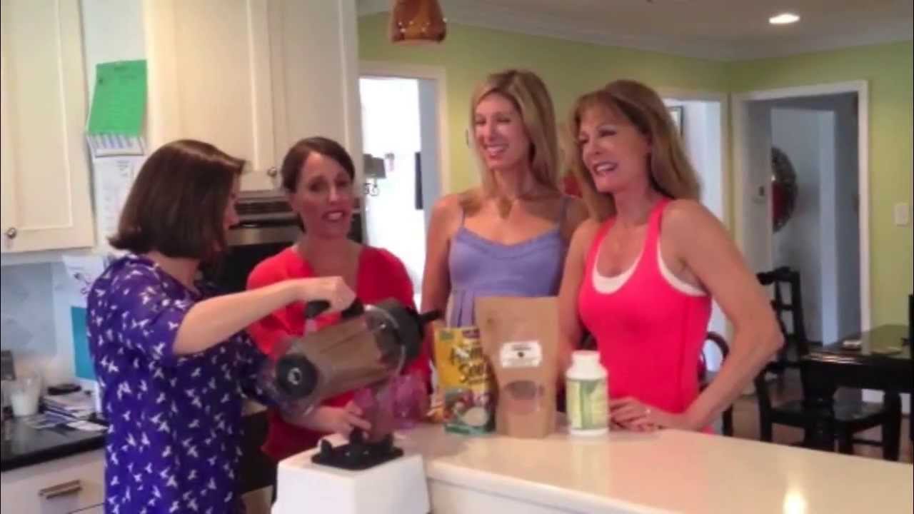 Raw Cacao Smoothie Demo with Hilliard Studio Method and The Whole Tulip