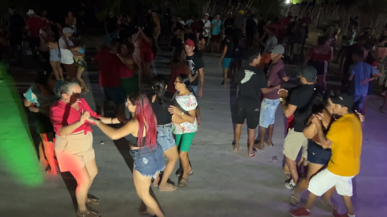 Nova sequência de forró puxado com gildenes Araújo-ao vivo em baixa grande camocim Ceará