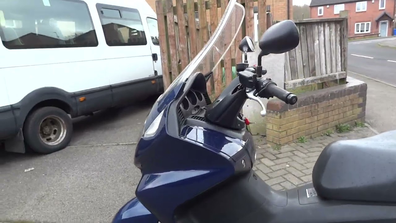 Honda Silverwing FJS 600  Blue . in Good Condition Reg 2001