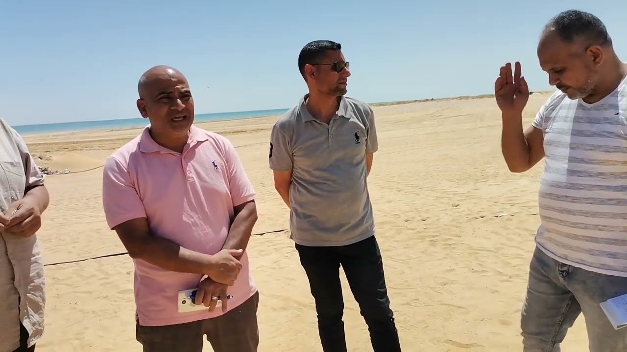 بدايه مرحله جديده من استصلاح ارض الشركه بمفيض باريس بالوادي الجديد واستخدام العلم للزراعة ويارب 2