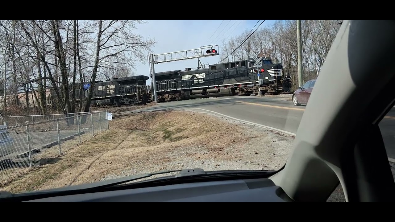 NS 275 crosses portlock road