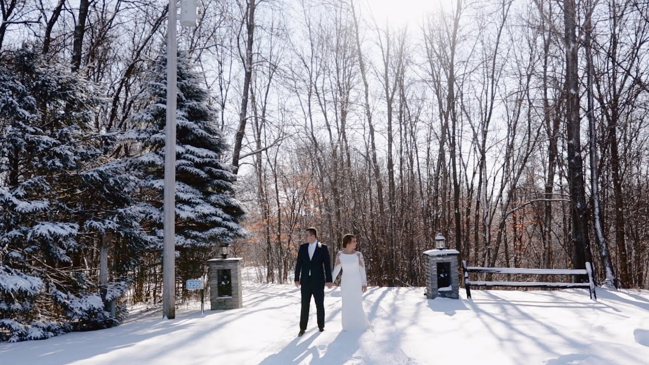 A Hallmark Minnesota Christmas Wedding Video | Abbey + Tristin | Neaton Bros. Shed | Watertown, MN