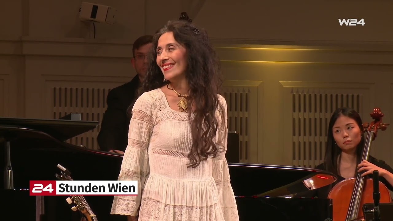 Mir lebn eybig – Timna Brauer | Yiddish Ghetto Song live with Morphing Chamber Orchestra