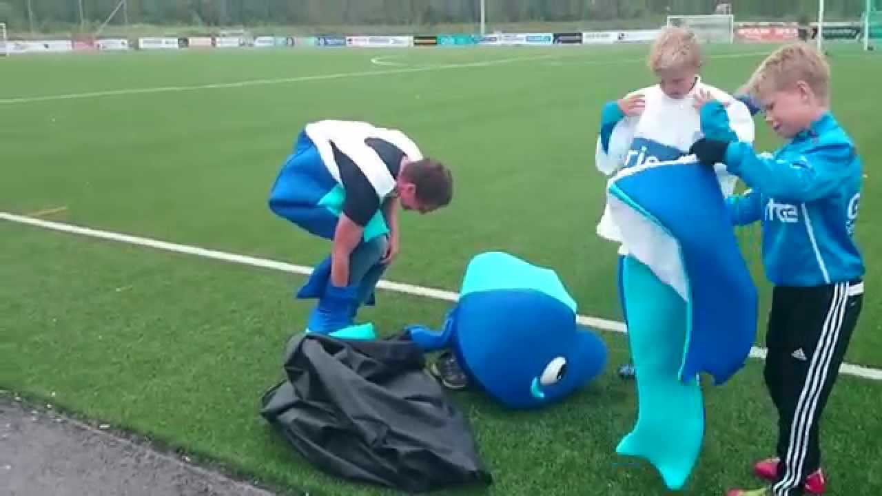 How to dress up as a mascot