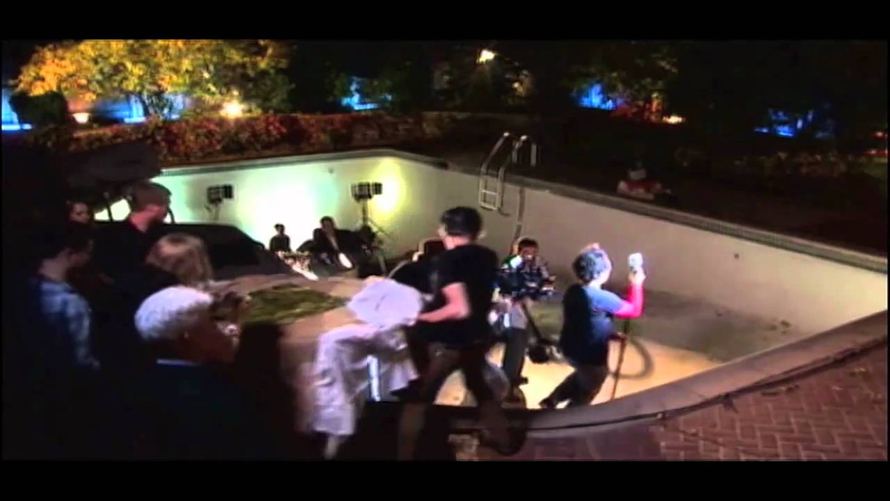 Behind the scenes making of Motion City Soundtrack's A Lifeless Ordinary video
