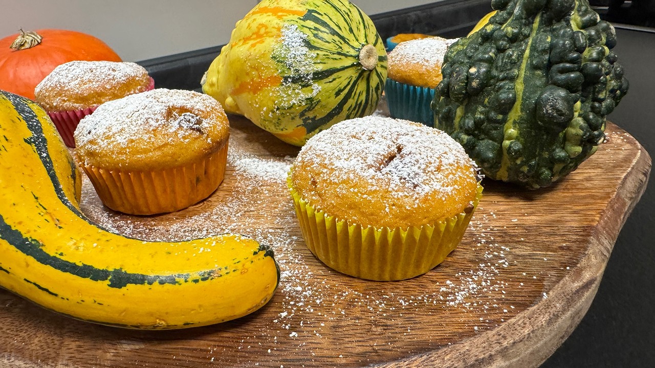 KO IZMISLI sastojke za ove mafine da mi je znati 🎃🍫 Recept