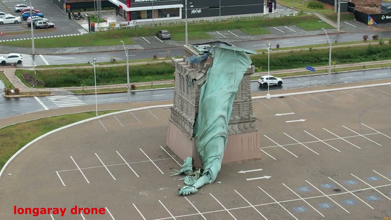 FORTES RAJADAS DE VENTO DERRUBAM A ESTÁTUA DA HAVAN EM GUAÍBA!