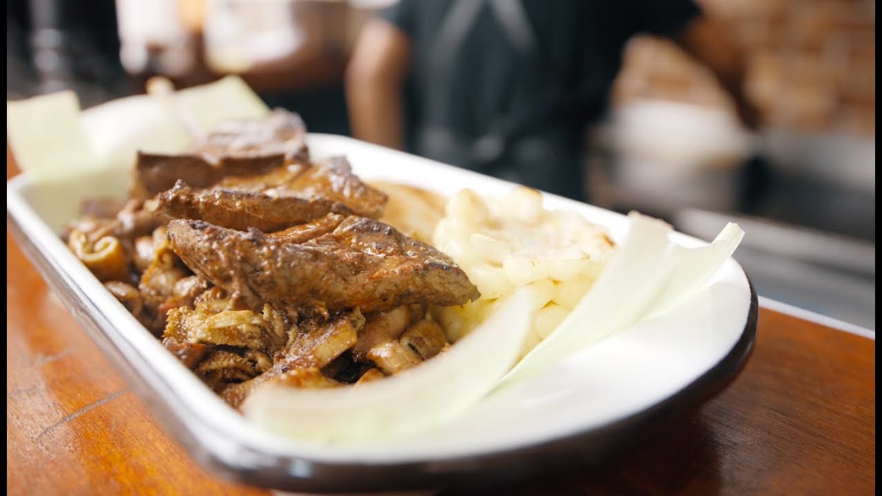 Mercado San Martin:  LOMO SALTADO!  RAGU DE LA ABUELA...🍝  BAR LOUNGE...🍹