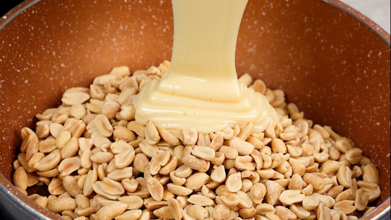 Just add condensed milk to the peanuts and the result will be incredible!