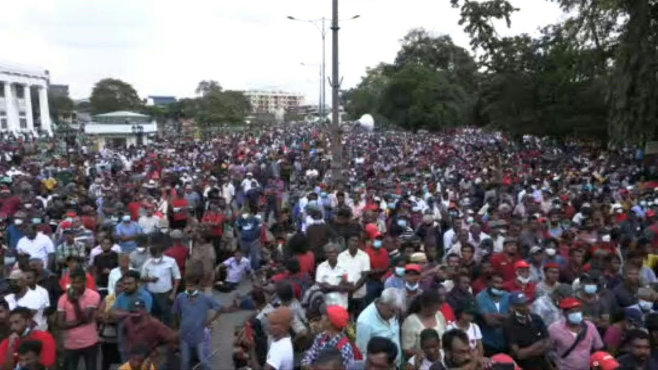 Sri Lanka: Acute fuel shortage ignites protests in Colombo | AFP