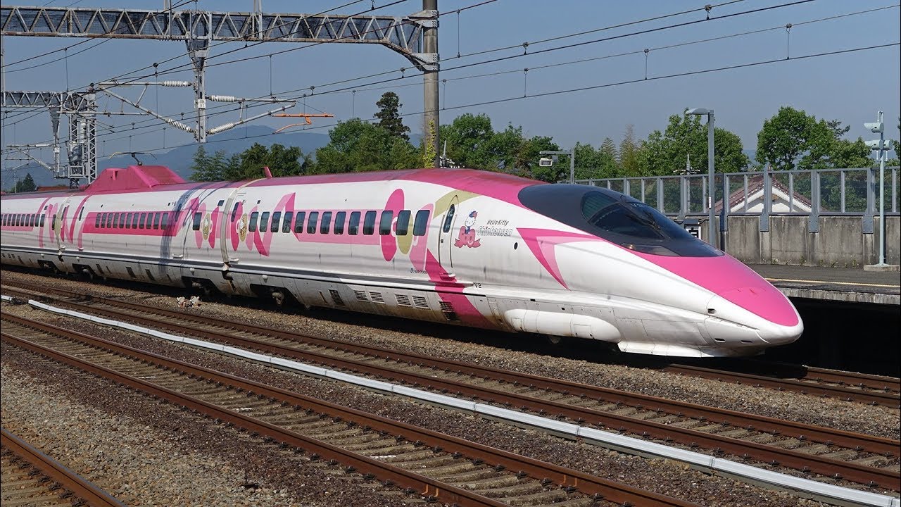 Hello Kitty Shinkansen
