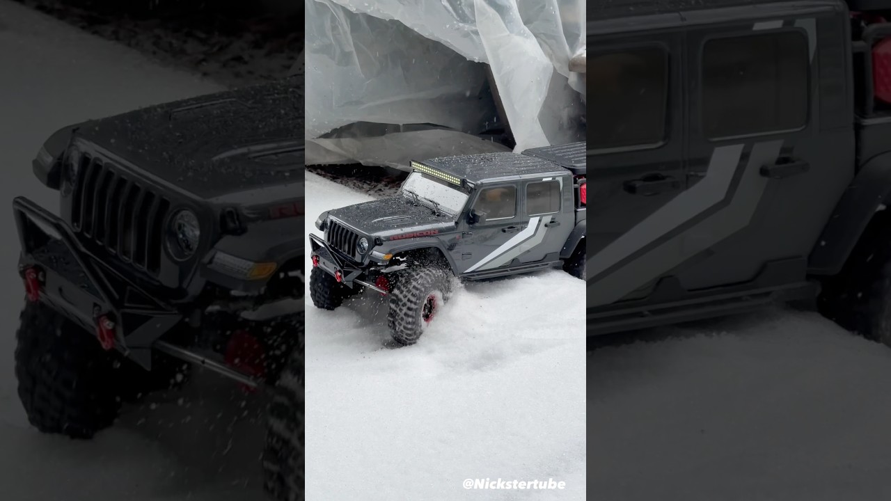 Rzucanie śniegiem - Axial SCX10III Gladiator #rc #rccar #traxxas #axialcrawler #axial #axialscx10 #jeep