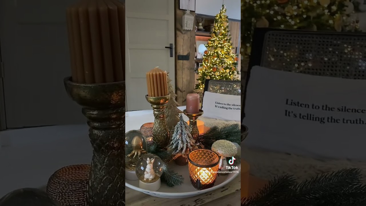 Heel het huis versierd voor de feestdagen 2024.