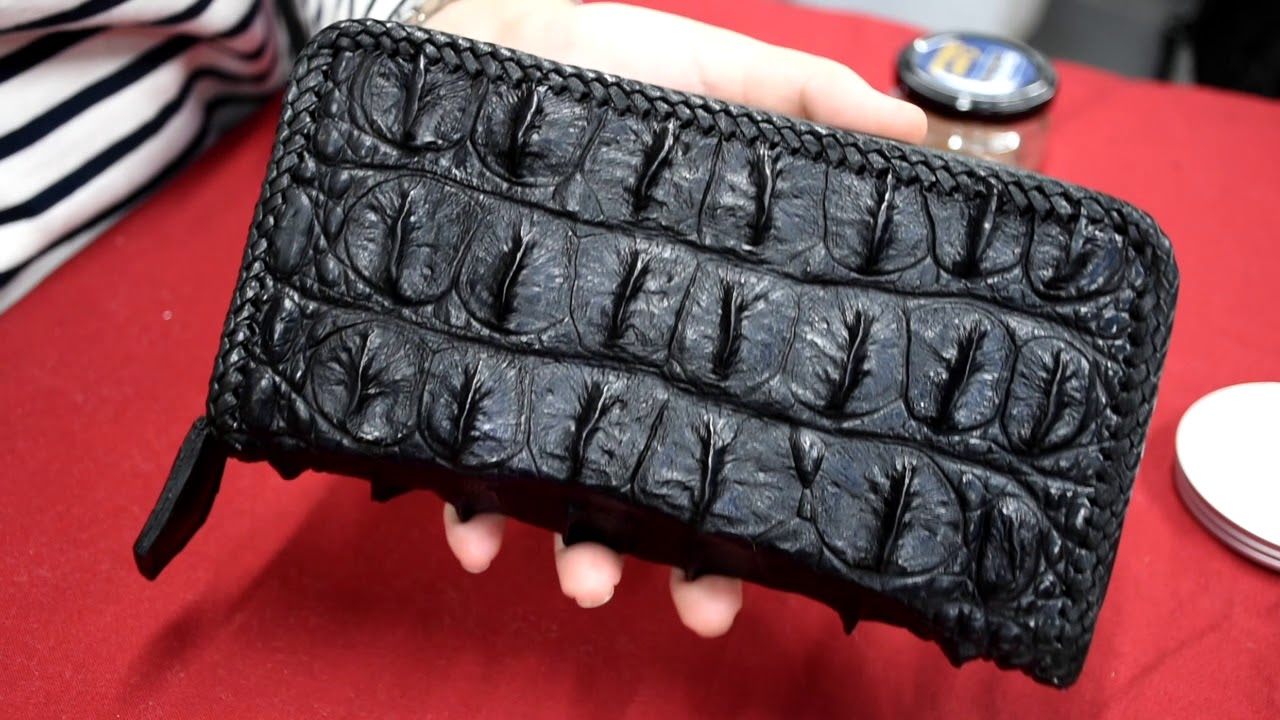 クロコダイルバックボーンウォレットお手入れ。