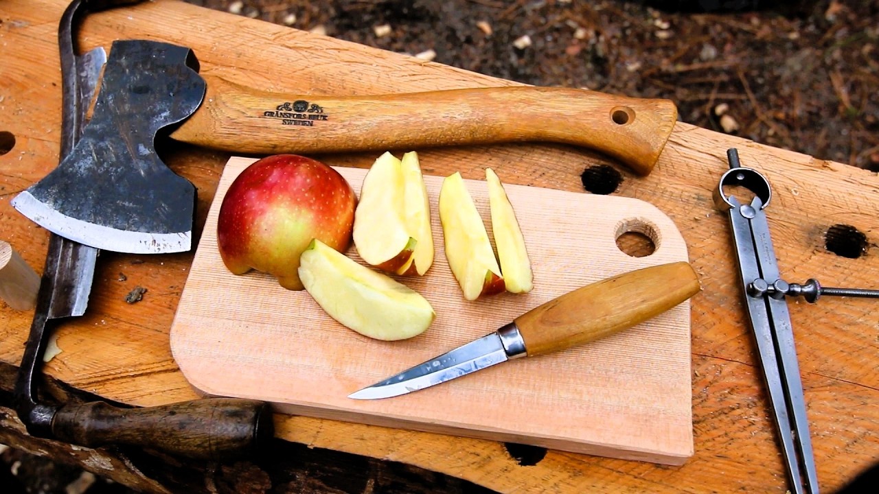 Peaceful Campfire Carving - Simple Cutting Board Using Traditional Tools