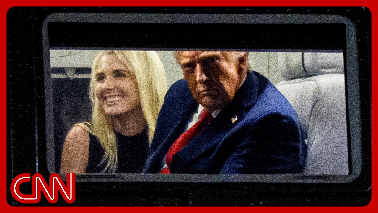 'You are all that matters to me': Aide&rsquo;s notes to Trump revealed | Haberman & Swan