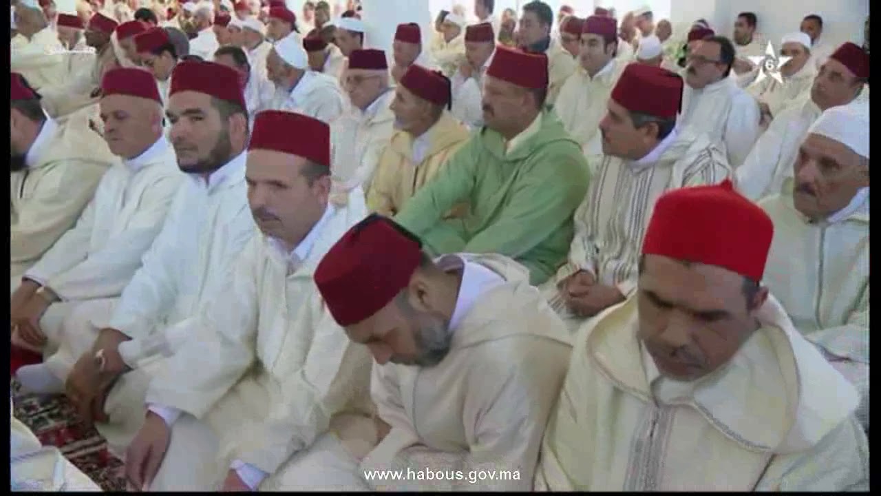 أمير المؤمنين يؤدي صلاة الجمعة بمسجد الرضوان بسلا .