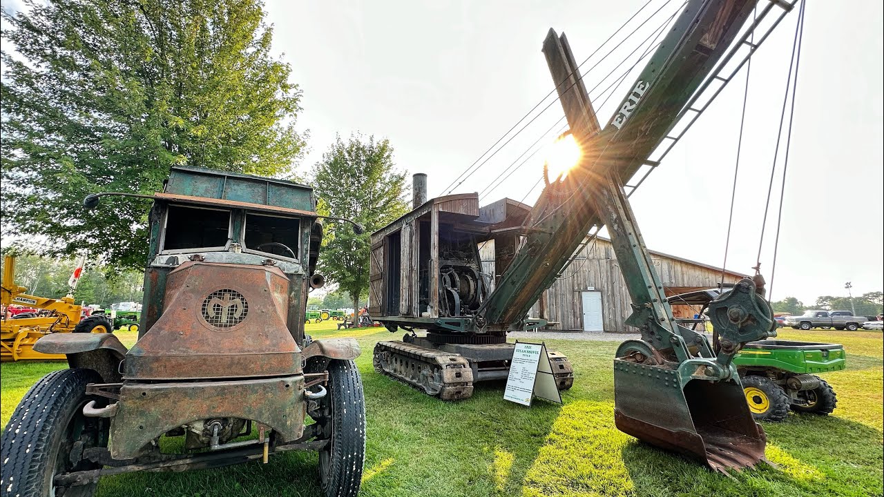 Antique construction and farm equipment show