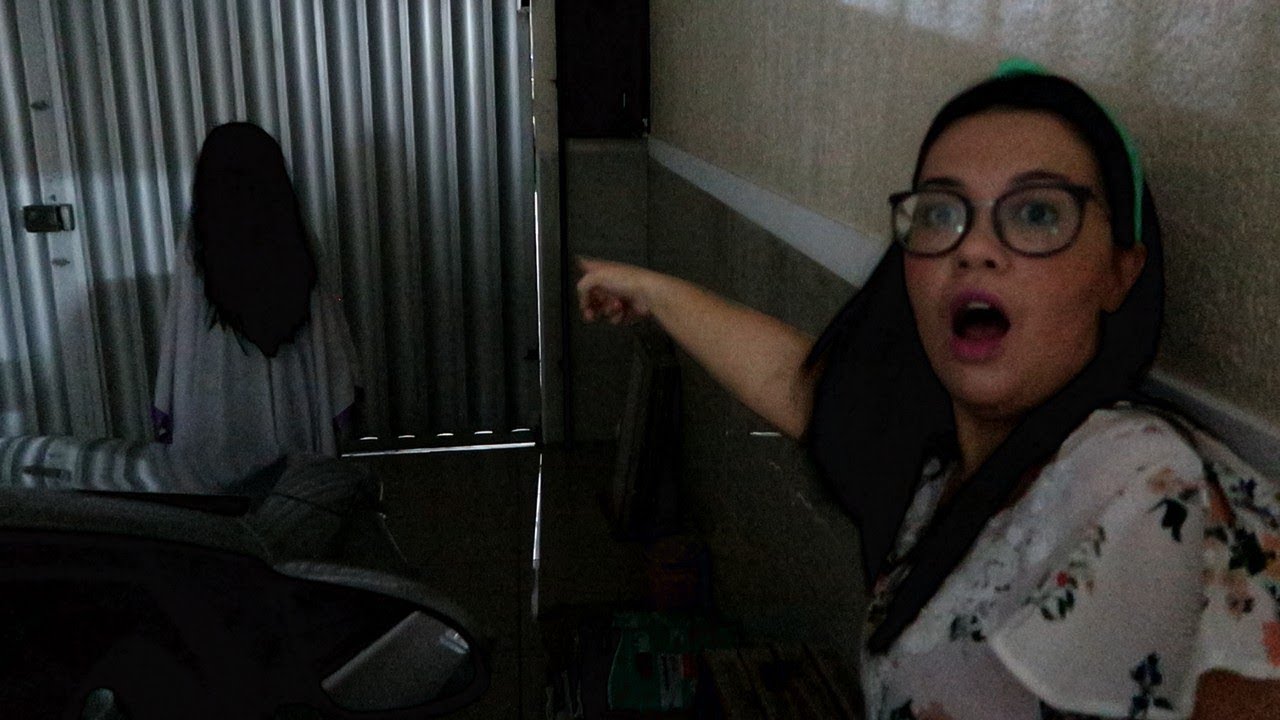 A GAROTA MISTERIOSA INVADIU A NOSSA GARAGEM