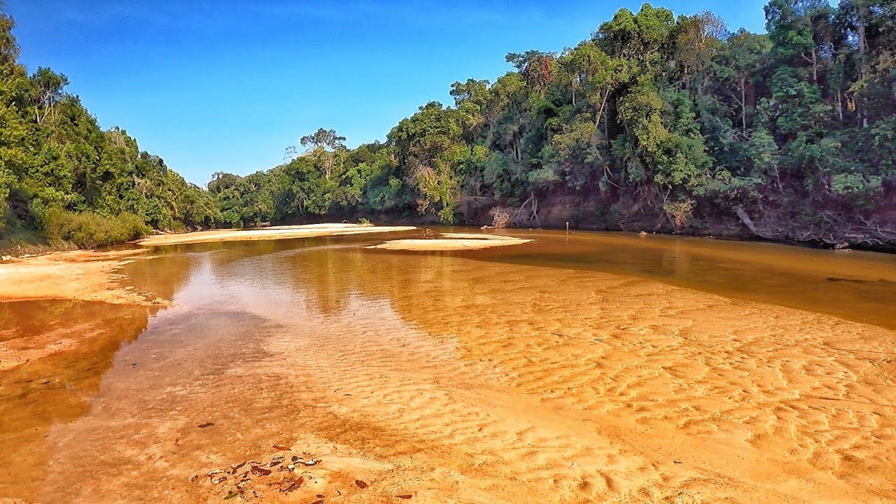 OLHE BEM PARA ESSE LUGAR E APRENDA: JAMAIS NA VIDA JULGUE UM RIO PELA SUA PROFUNDIDADE... Pescaria