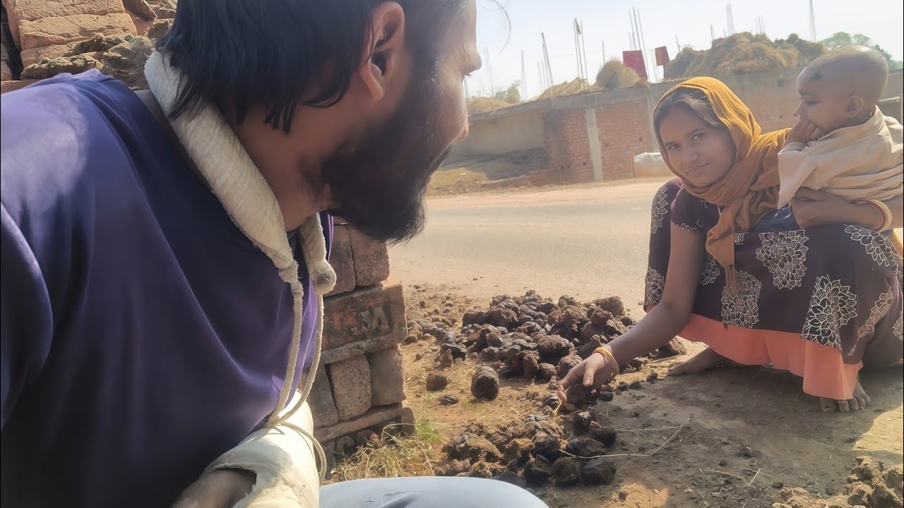 Oye Esko Dhup Me q Layee Ho | 🥺😡