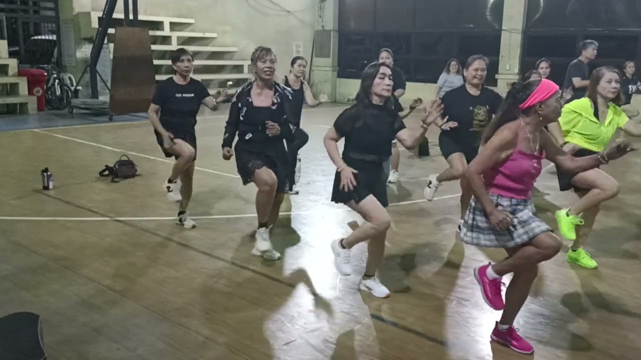 @knlphysicalfitness1425 Friday zumba with ZIN Randy. Music belongs to the rightful owner 