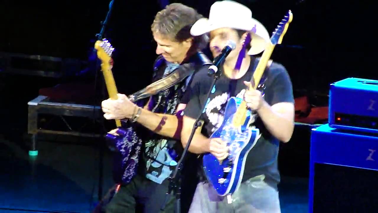 Brad Paisley - Water   //   London, UK 24th June 2010