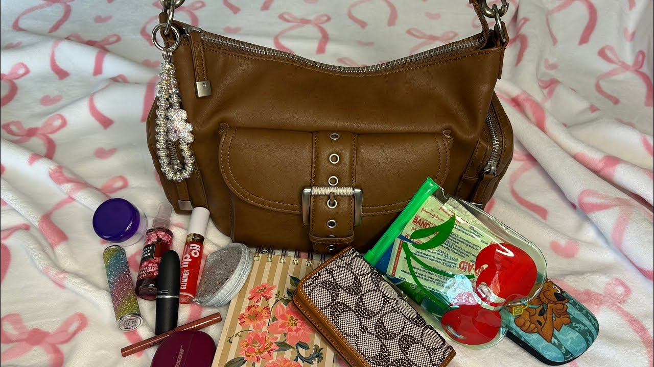 What’s in my Bag👜 Steve Madden