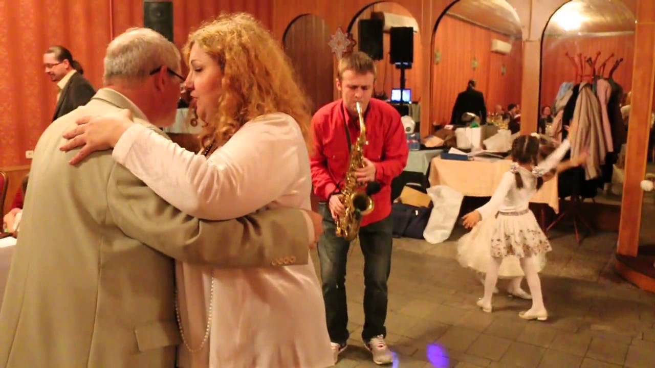 Emmanuelle saxophone (live)