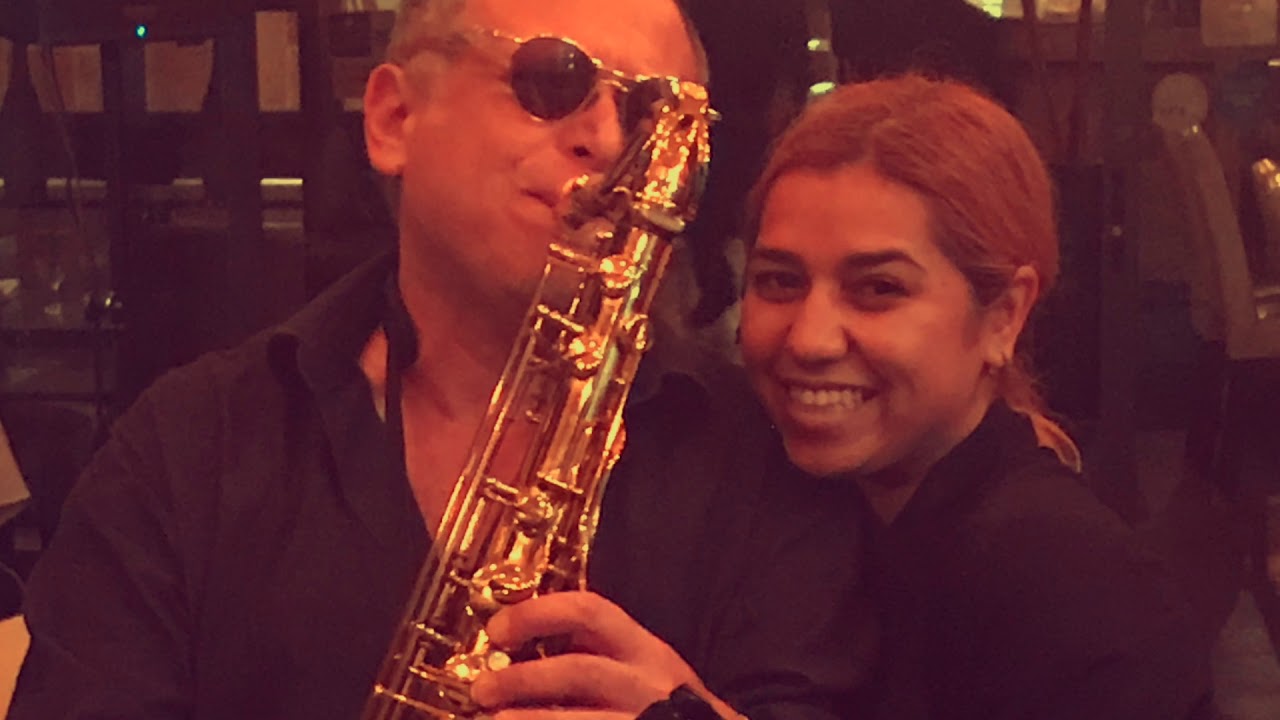 DJ SaxMan Vadim - Live on Easter Weekend In Miami / Musica De Fiesta En Miami con DJ Vadim