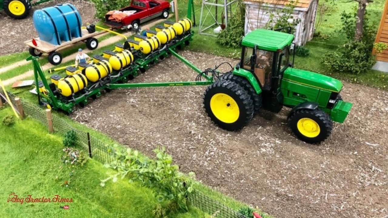 1/16 WINNER | 2019 National Farm Toy Show Display Contest