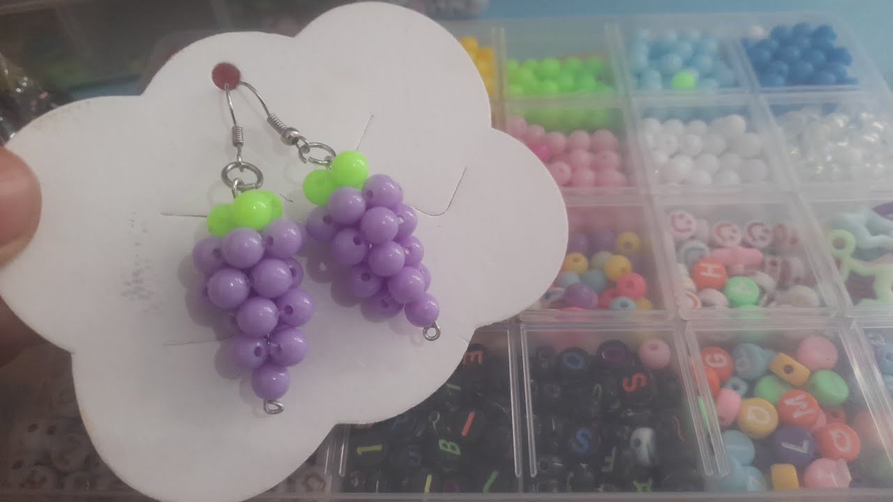 Brinco uva 🍇 de miçangas idéia para iniciantes. #diy #brinco #brincosartesanais