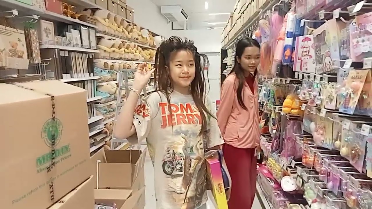 ตื่นขึ้นแล้วป่วนลำเพลิน show official