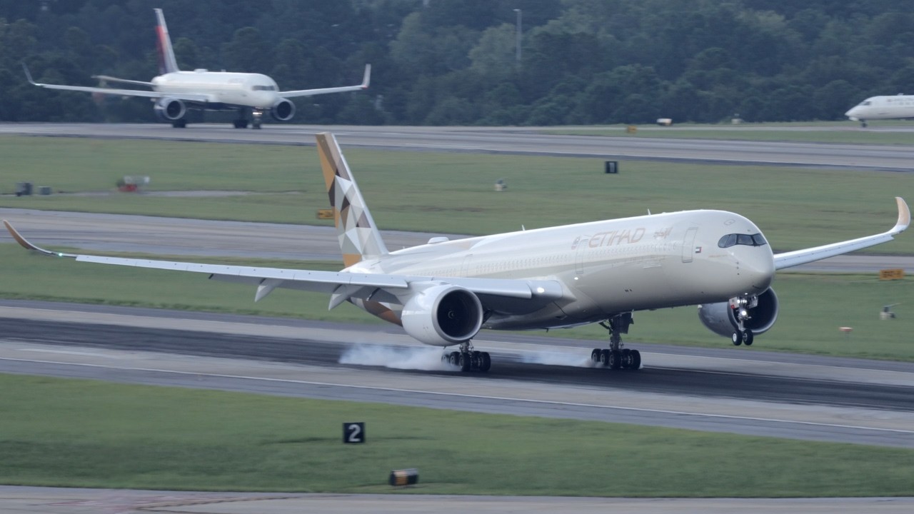 INSANE Thunderstorms,Rain,& Delays! | FOD on the Runway as A350s, 757s, & A330s Brave ATL Storms!🌧✈️