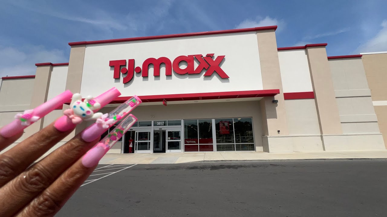 PUBLIC ASMR IN TJMAXX | Camera tapping, Scratching, Purse tapping, Lofi, Soft Whispers & More!