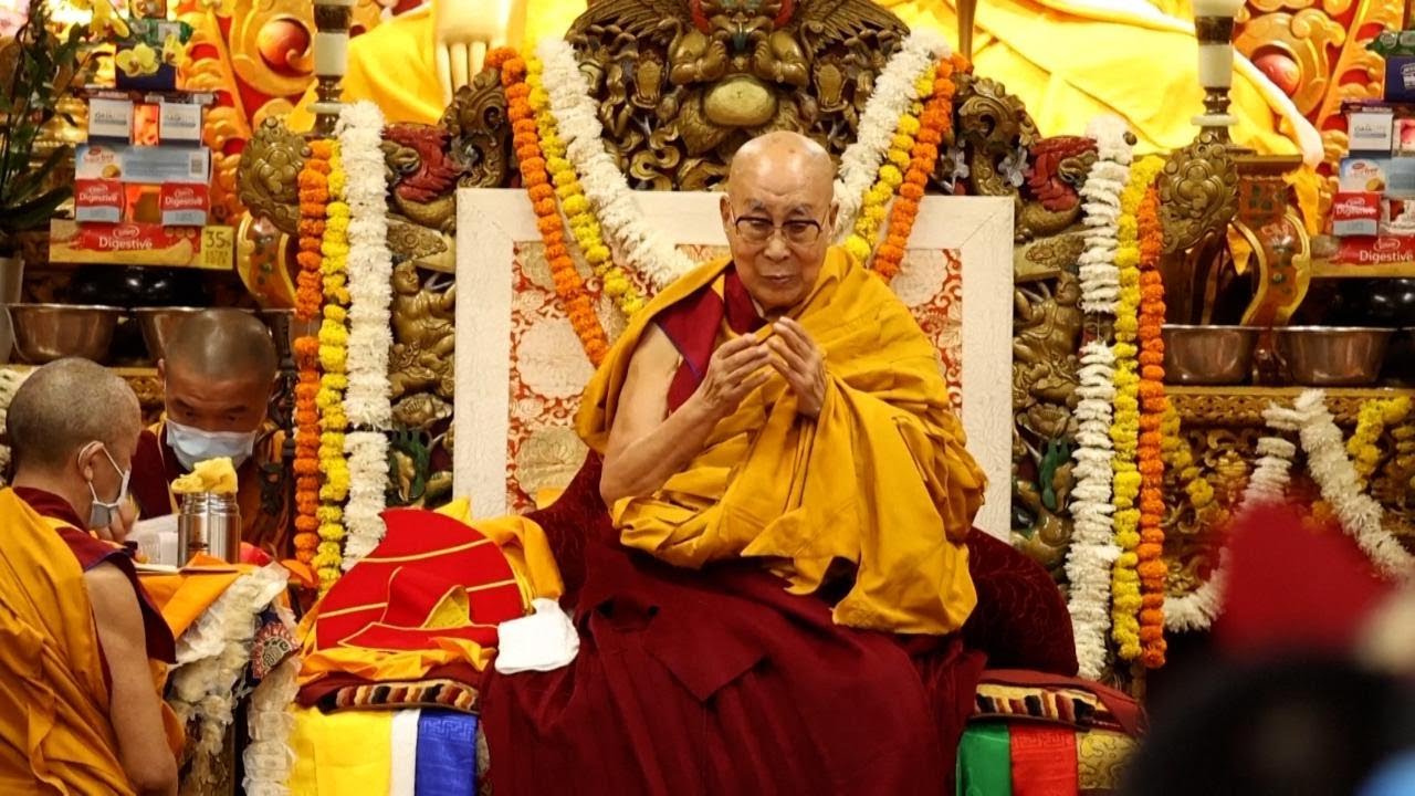 Il DALAI LAMA compie 90 anni: festa e preghiere a Dharamshala
