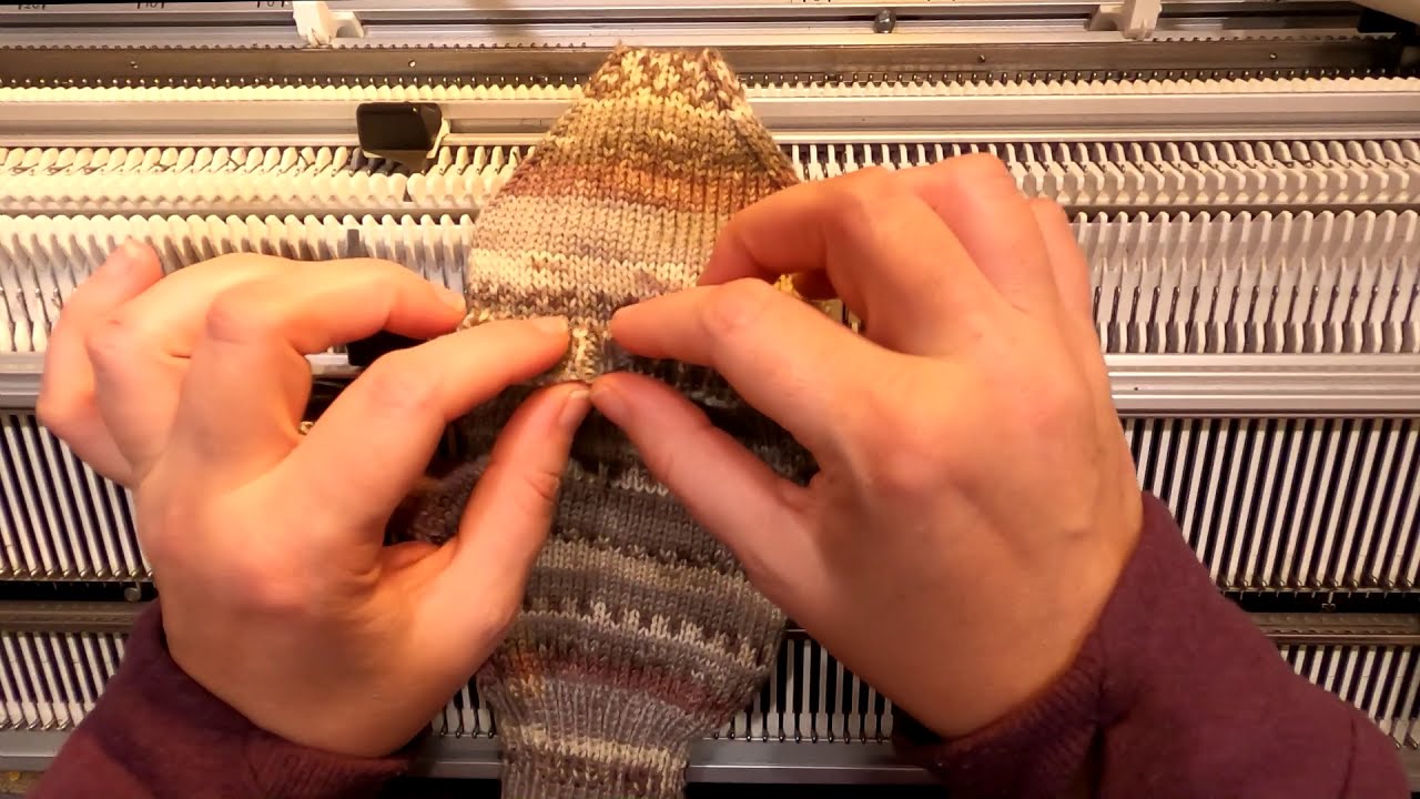 Convertible Mittens - Part1 - Cast On & Transfer - Passap e6000/DM80
