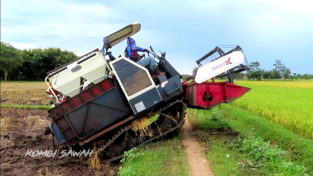 KOMBI SAWAH BIMO XTREME MASUK LAHAN MUNDUR