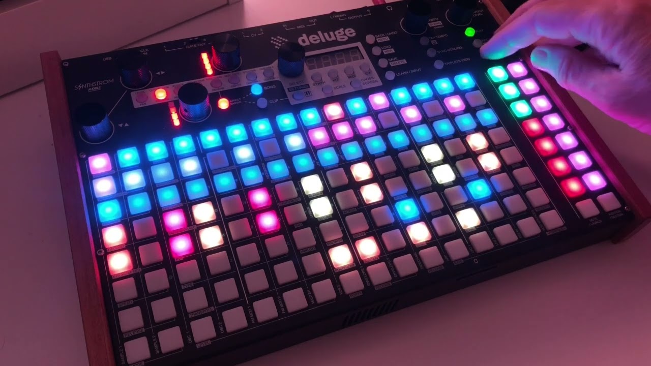 Maze 'Twilight' cover with Freq Mode on Deluge