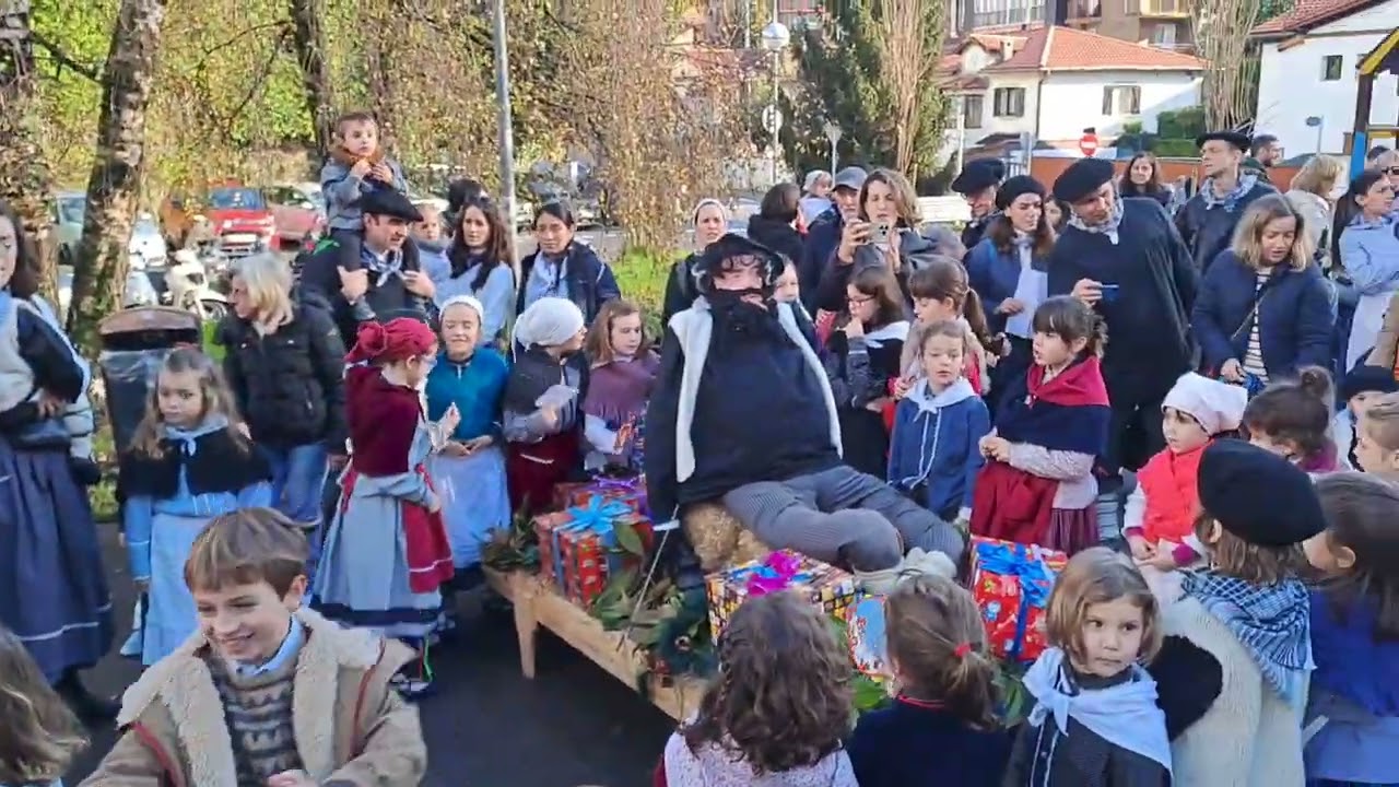 Horra! Horra! Gure Olentzero Kapoiak ere baitu Arrautzatxoakinciclo aleman