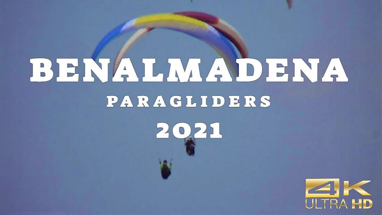 Paragliders Landing on Playa de Carvajal Benalmadena Costa Del Sol 2021 Spain, Spania, Spanien 4k