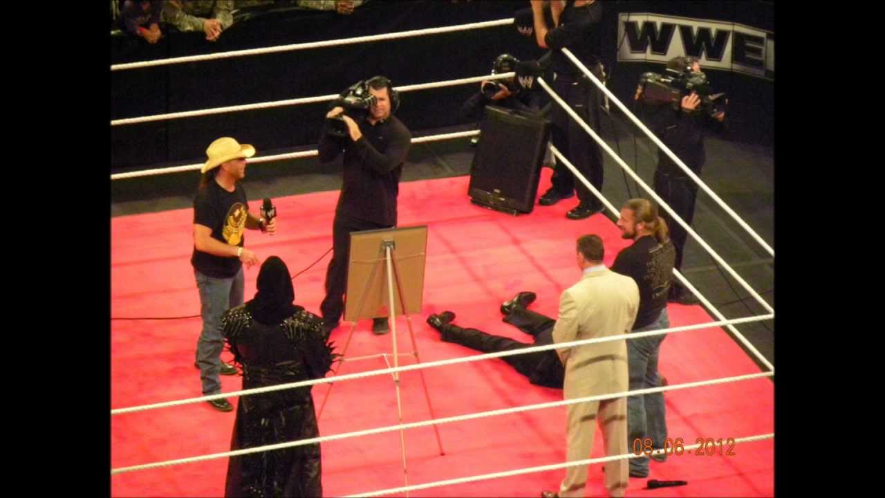 WWE RAW and Superstars 8/6/12