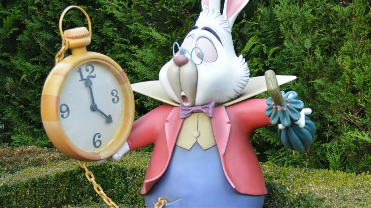 Alice's Curious Labyrinth at Disneyland Paris - Full Maze & Tower Tour (Le Labyrinthe d'Alice)