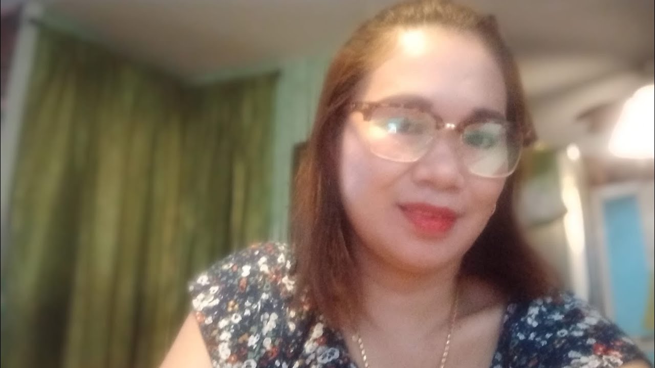 Tita Cris is live!