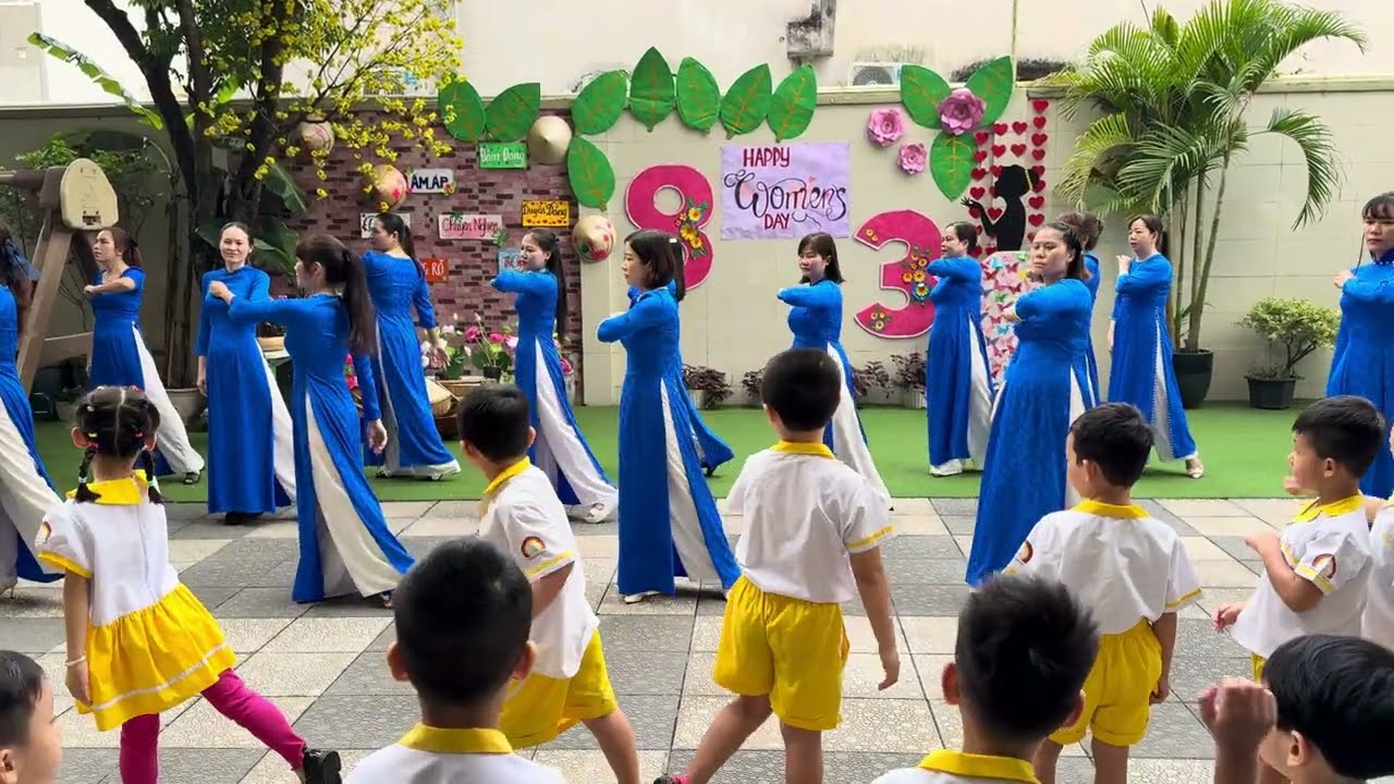 🌸 HƯỞNG ỨNG TUẦN LỄ ÁO DÀI 2026 🌸 tập thể Công Đoàn Trường Mầm non Hạnh Phúc đồng diễn liên khúc